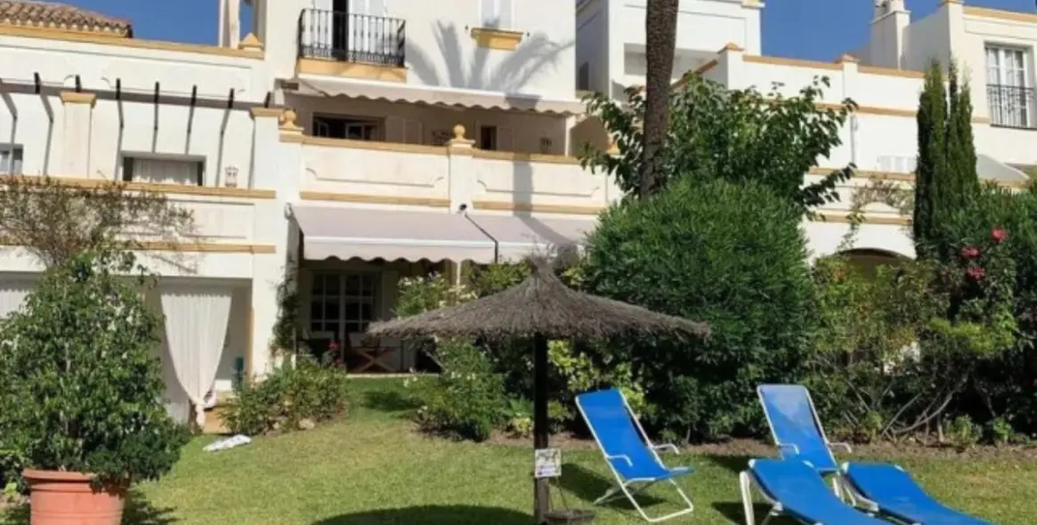 Продажа таунхауса в New Golden Mile 4