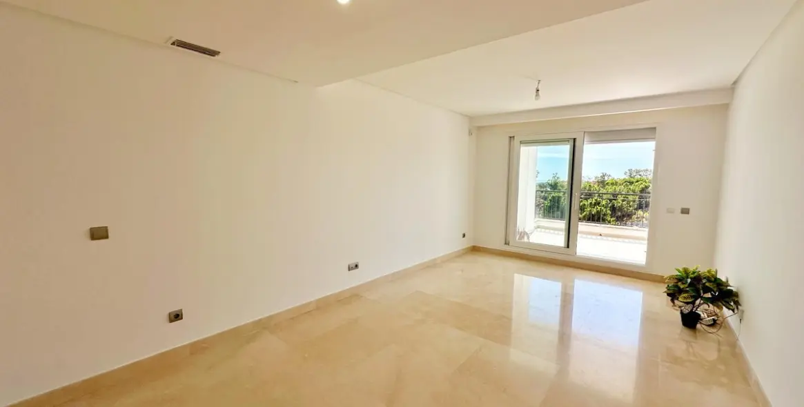 Sale of middle floor apartment in Los Arqueros 2