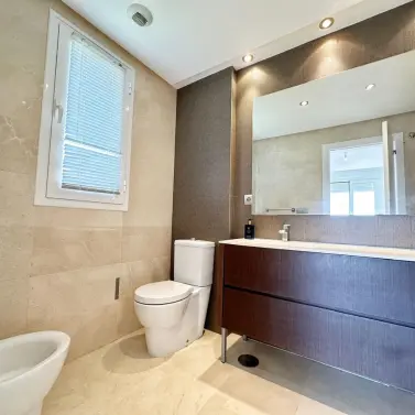 Sale of middle floor apartment in Los Arqueros