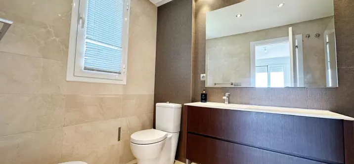 Sale of middle floor apartment in Los Arqueros 2