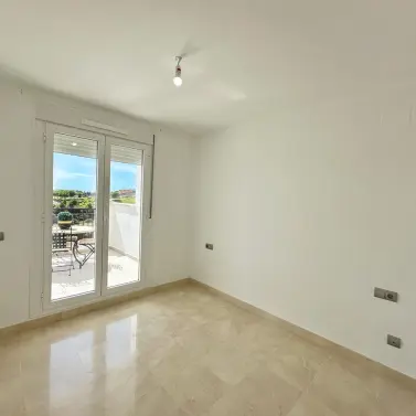 Sale of middle floor apartment in Los Arqueros
