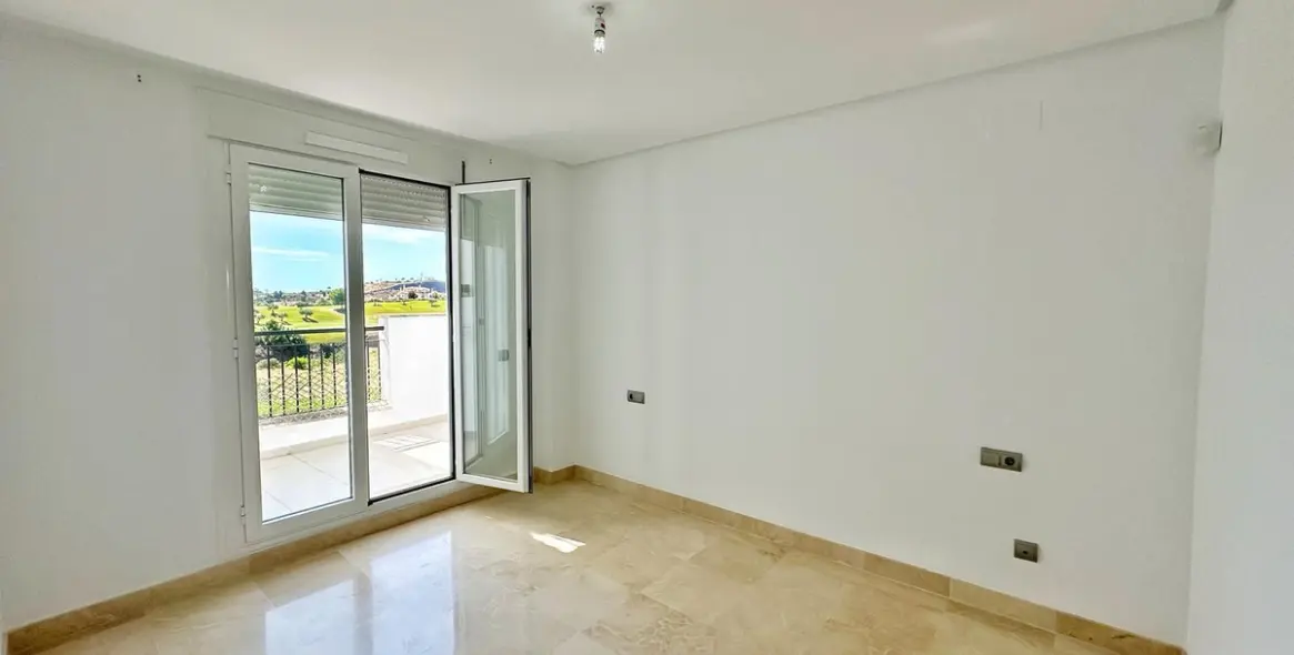 Sale of middle floor apartment in Los Arqueros 6