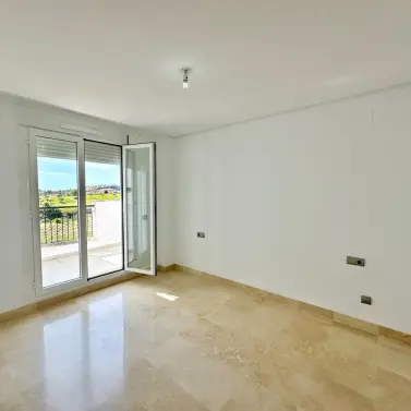 Sale of middle floor apartment in Los Arqueros