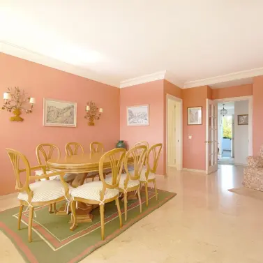 Sale of middle floor apartment in Guadalmina Alta