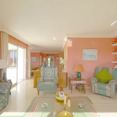 Sale of middle floor apartment in Guadalmina Alta