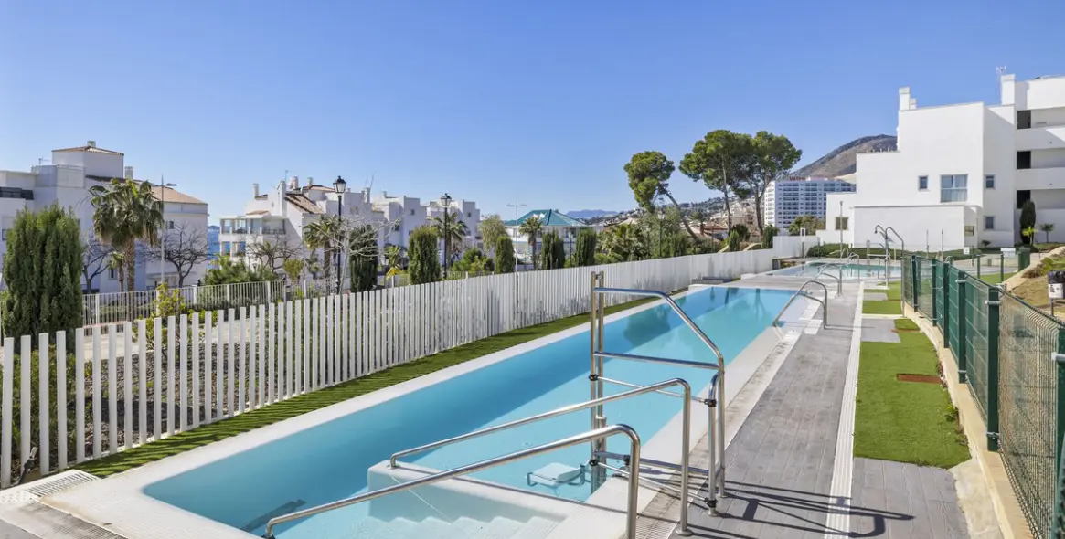 Продажа апартаментов на первом этаже в Torrequebrada 24