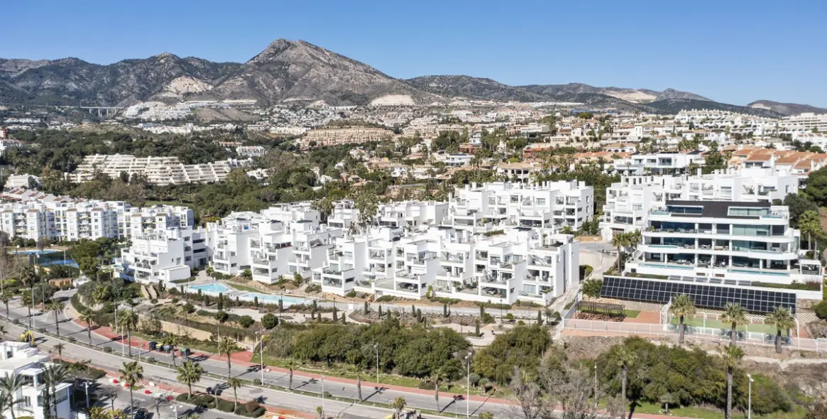 Продажа апартаментов на первом этаже в Torrequebrada 26