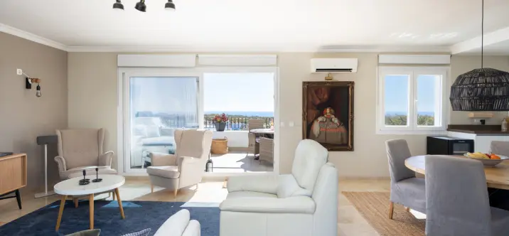 Sale of penthouse in El Paraiso 1