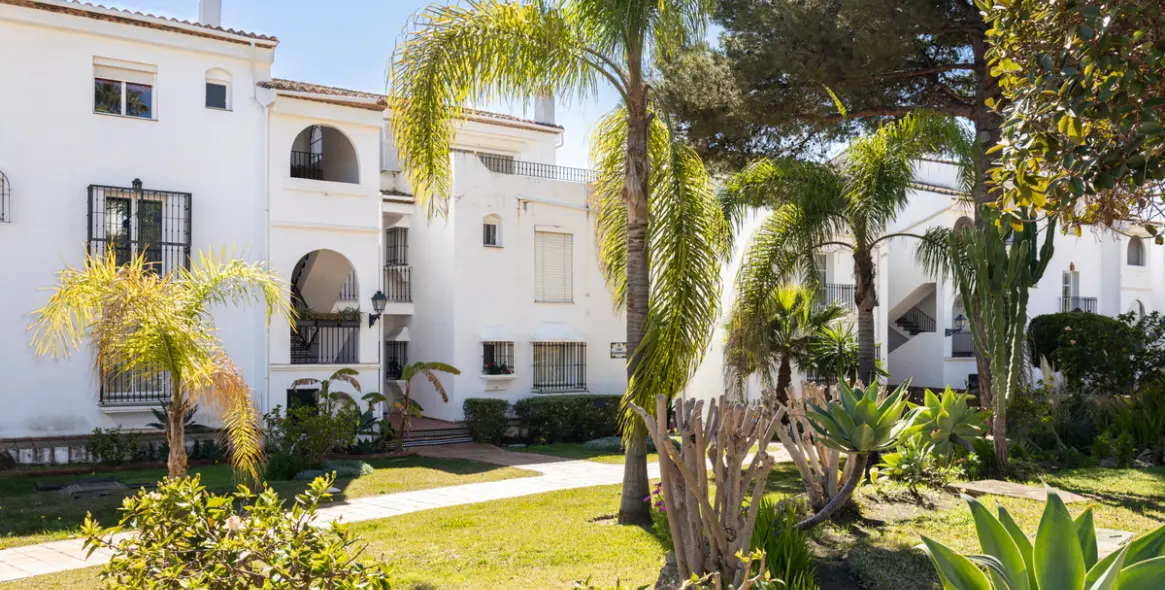 Sale of penthouse in El Paraiso 24