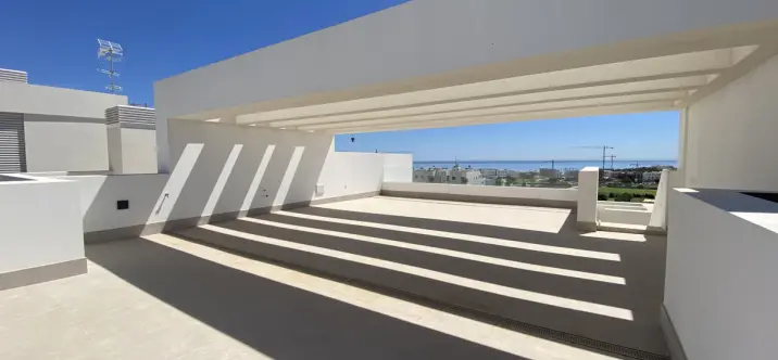 Sale of penthouse in Estepona 0