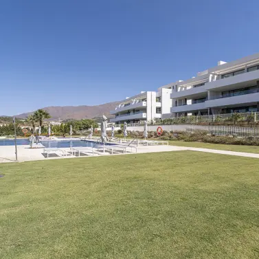 Sale of penthouse in Estepona