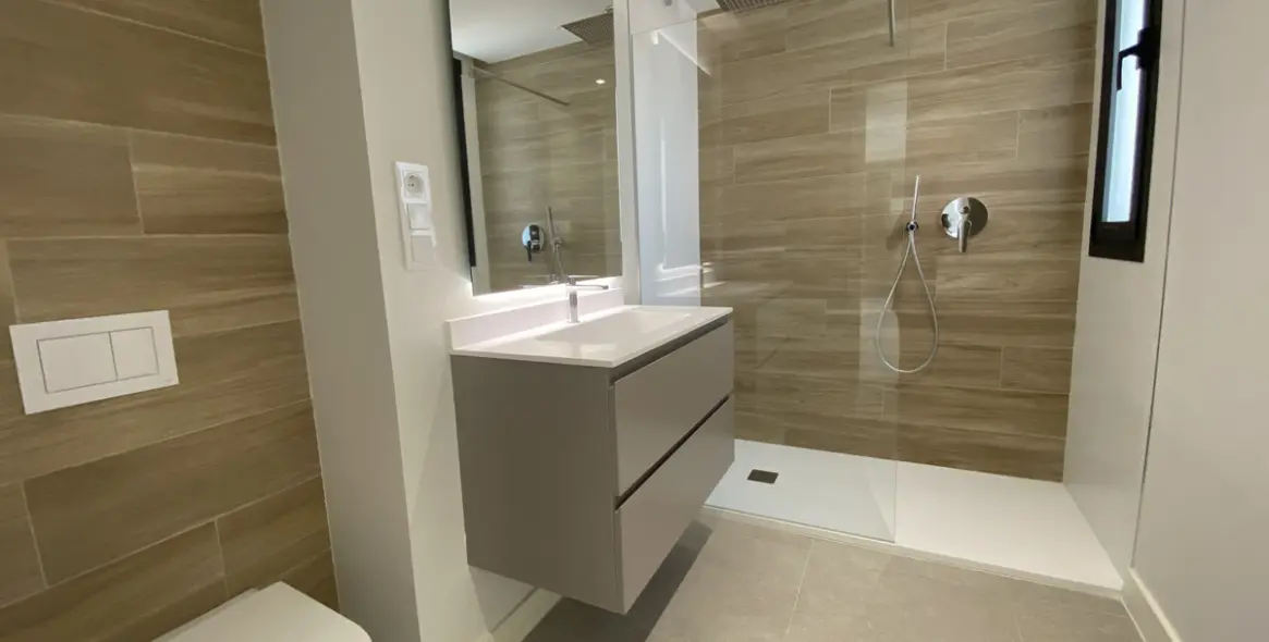 Sale of penthouse in Estepona 8