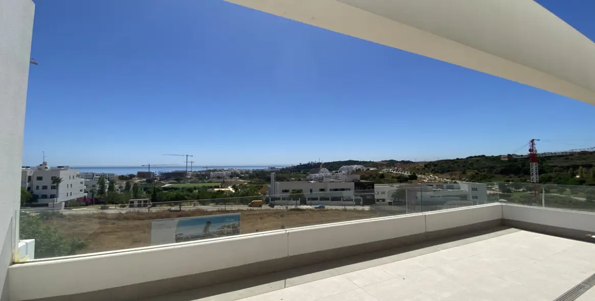 Sale of penthouse in Estepona 13