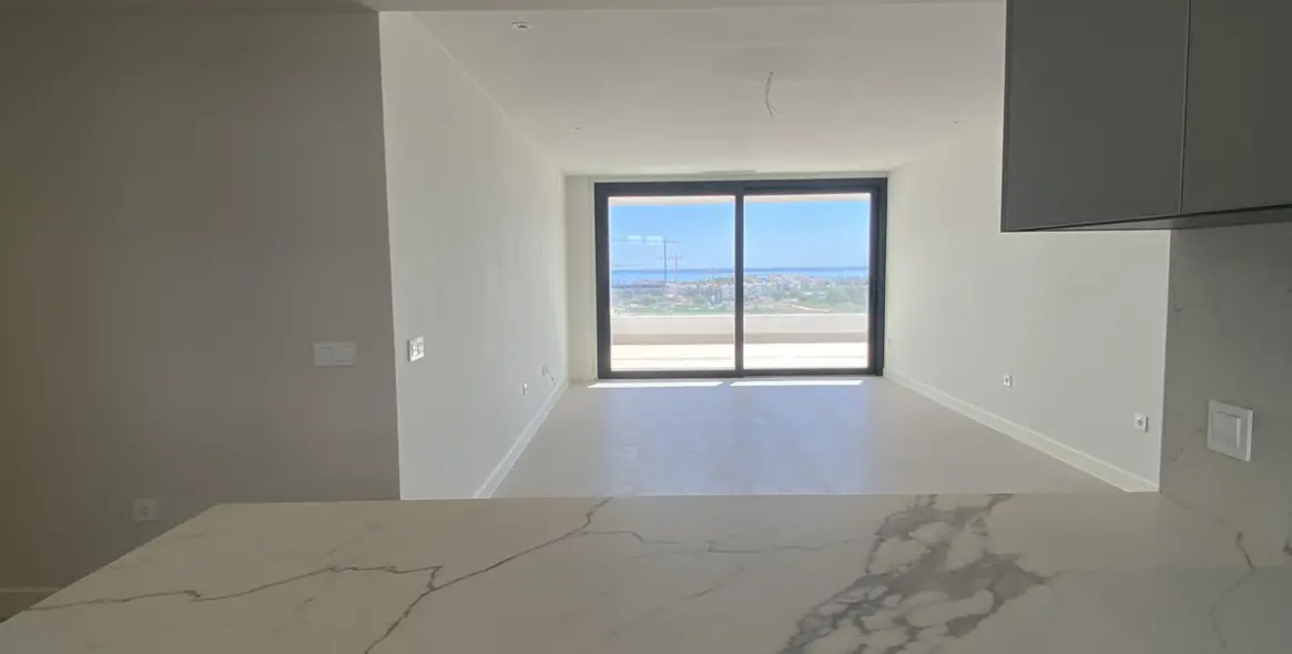 Sale of penthouse in Estepona 14
