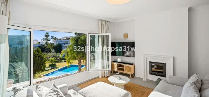 Sale of penthouse in Nueva Andalucía 1