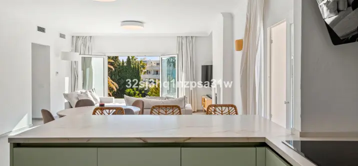 Sale of penthouse in Nueva Andalucía 3
