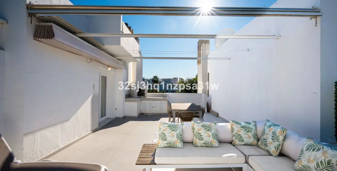 Sale of penthouse in Nueva Andalucía 6