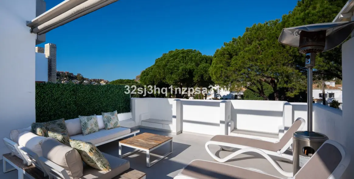 Sale of penthouse in Nueva Andalucía 7