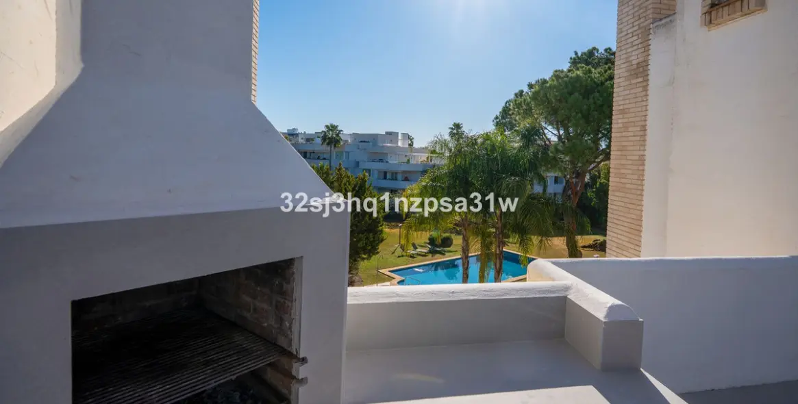 Sale of penthouse in Nueva Andalucía 9