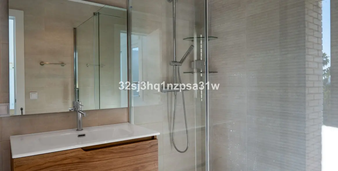 Sale of penthouse in Nueva Andalucía 15