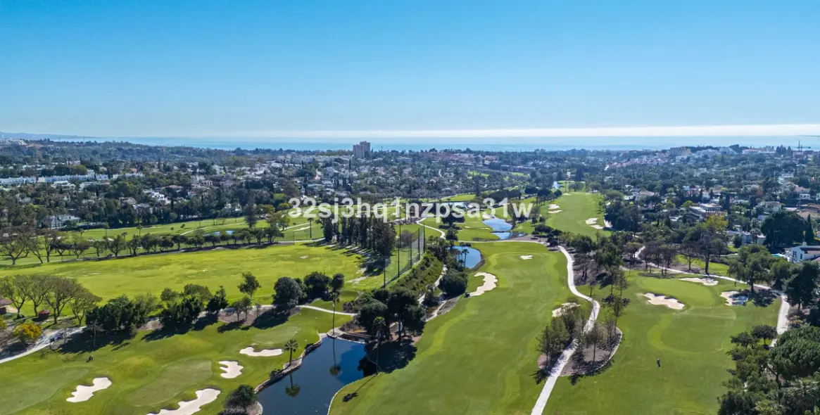 Sale of penthouse in Nueva Andalucía 19