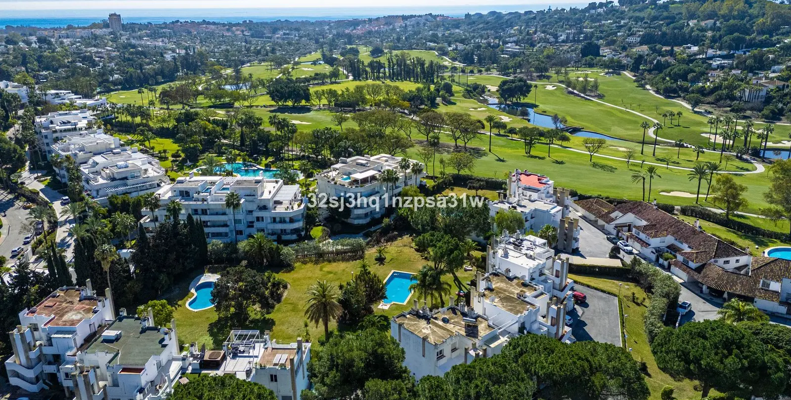 Venta de ático en Nueva Andalucía 2