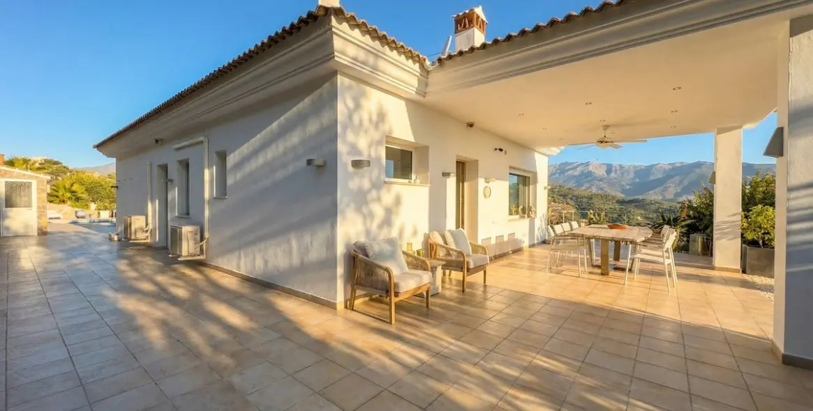 Venta de villa independiente en Guaro 4