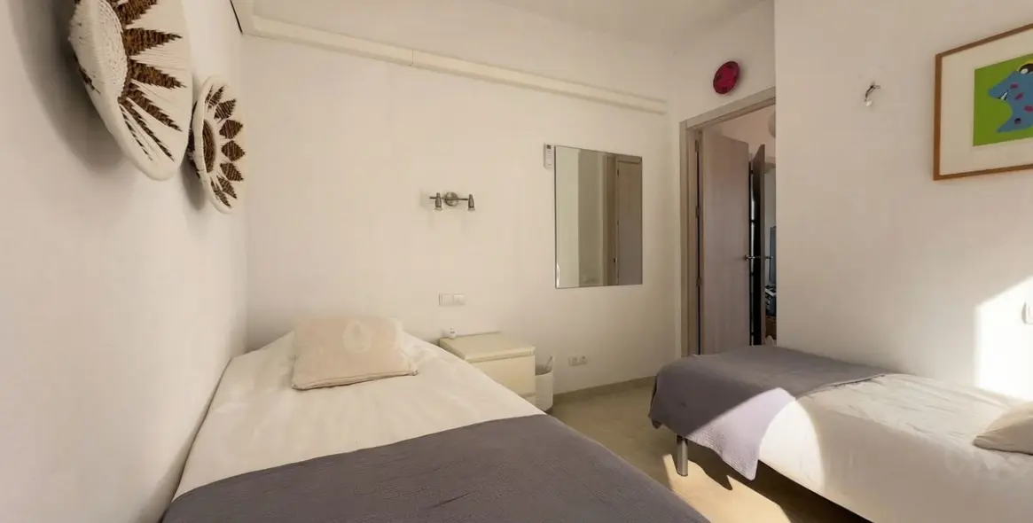 Venta de villa independiente en Guaro 14