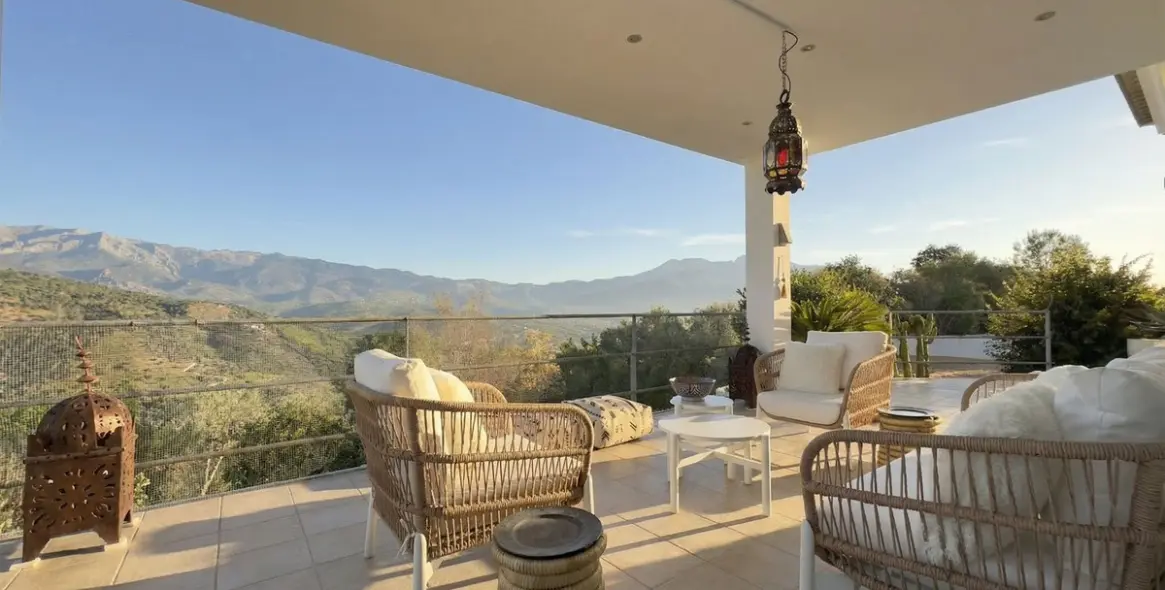 Venta de villa independiente en Guaro 16