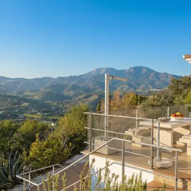 Sale of detached villa in Guaro