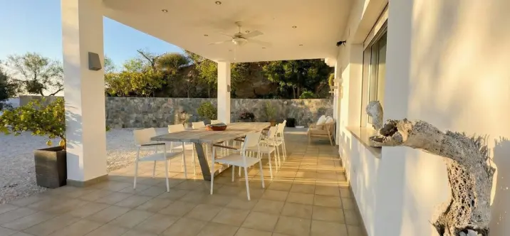 Sale of detached villa in Guaro 4