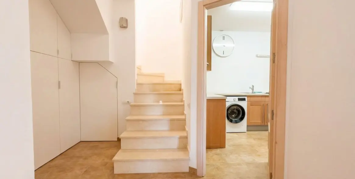 Продажа  отдельно стоящей виллы в Guaro 22