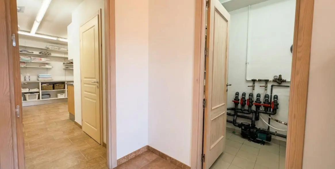 Продажа  отдельно стоящей виллы в Guaro 31