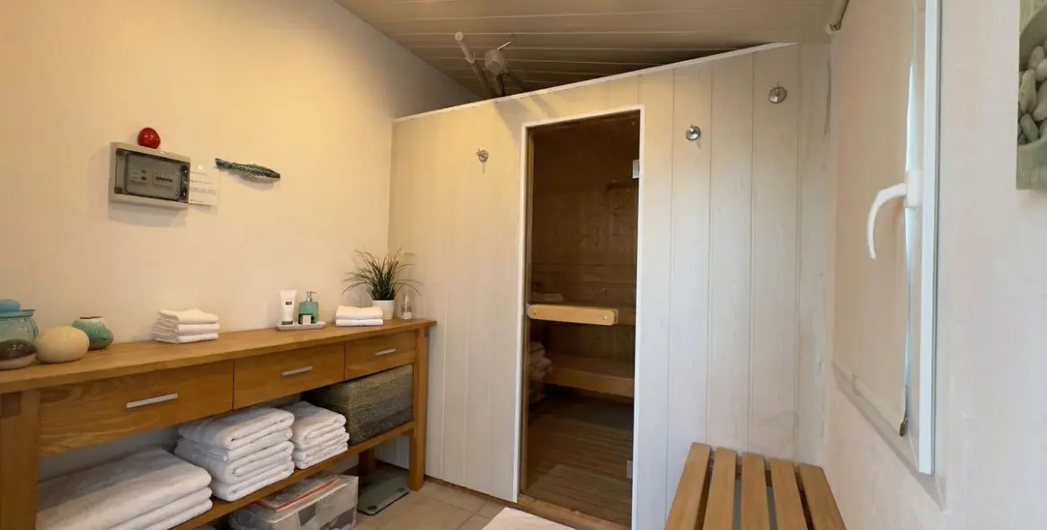 Продажа  отдельно стоящей виллы в Guaro 39