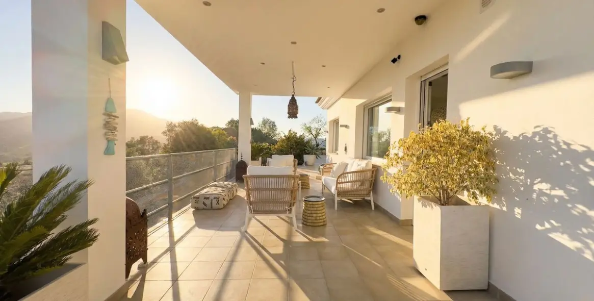 Продажа  отдельно стоящей виллы в Guaro 43