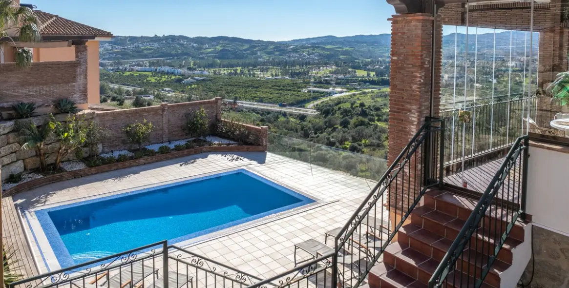 Venta de villa independiente en Sierrezuela 3