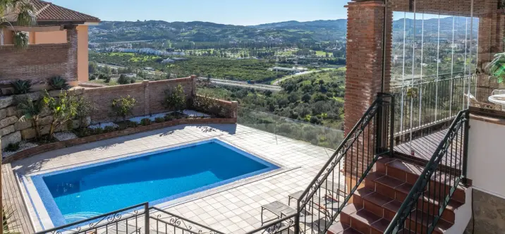 Venta de villa independiente en Sierrezuela 2