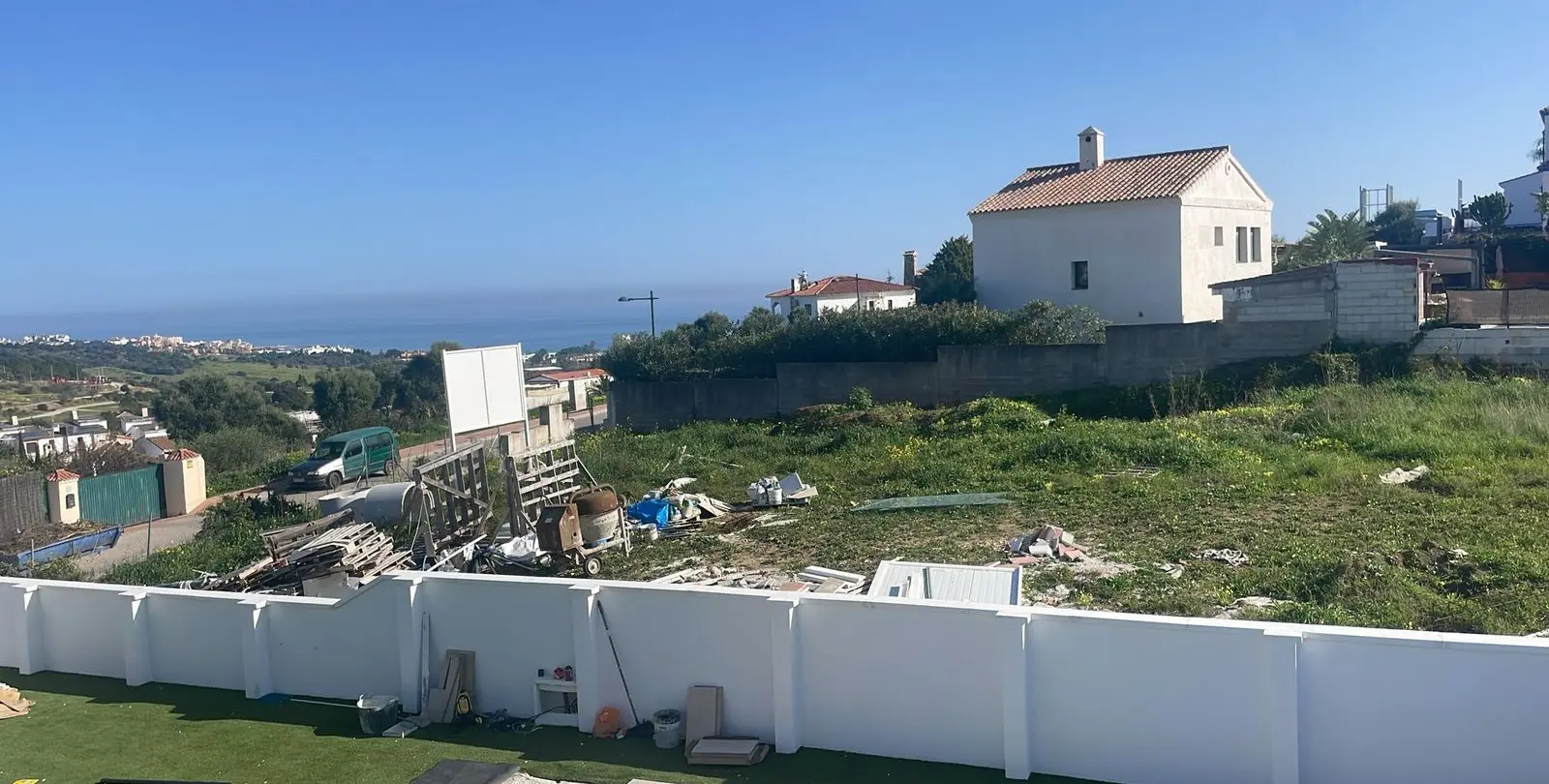Sale of residential plot in Estepona 1