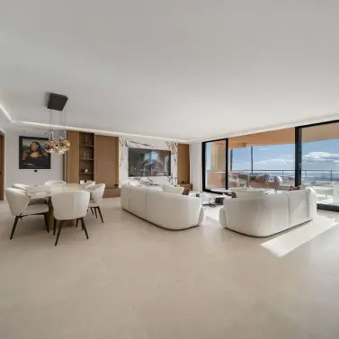 Venta de apartamento en planta media en Nueva Andalucía