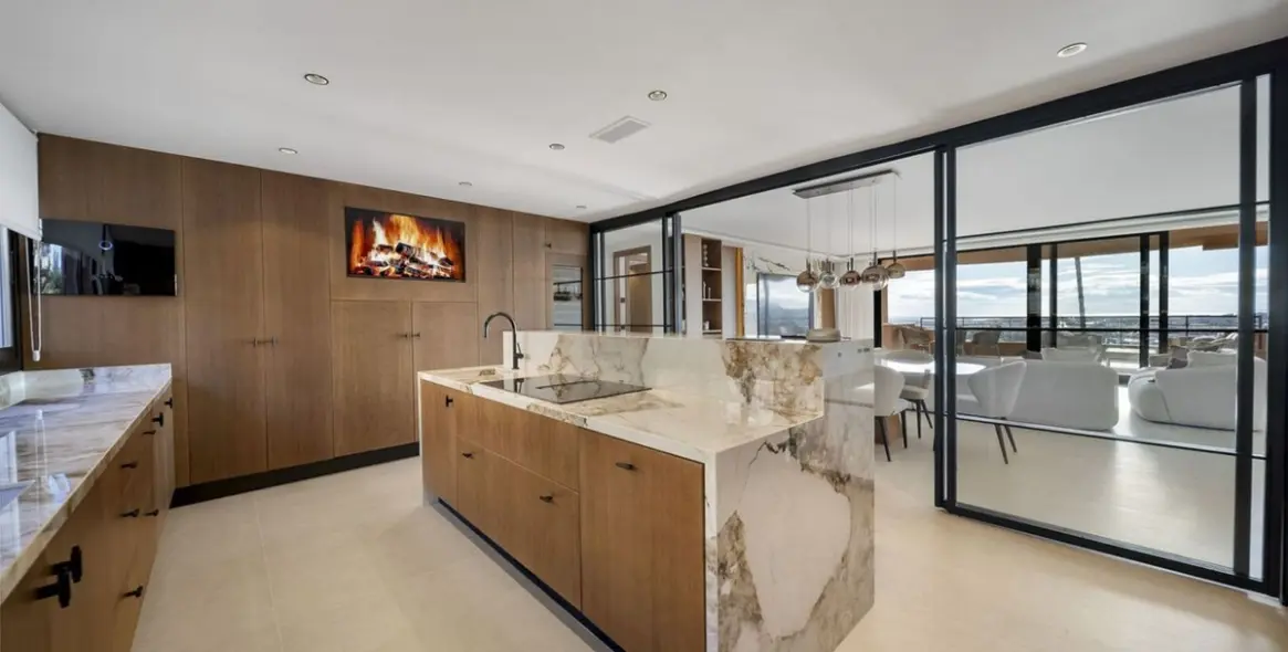 Venta de apartamento en planta media en Nueva Andalucía 16