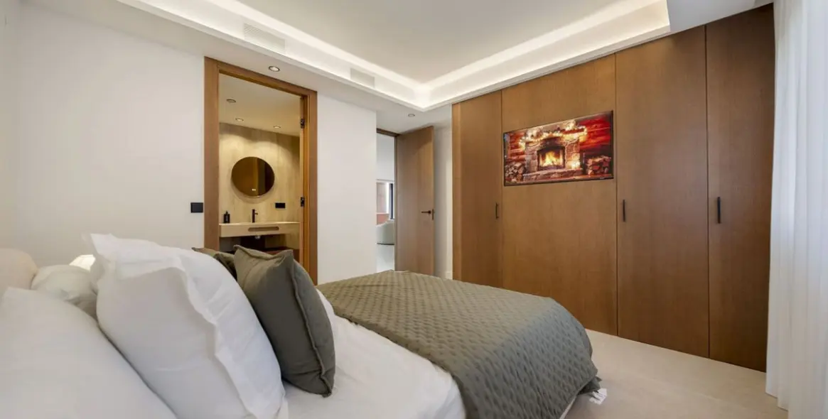 Venta de apartamento en planta media en Nueva Andalucía 26