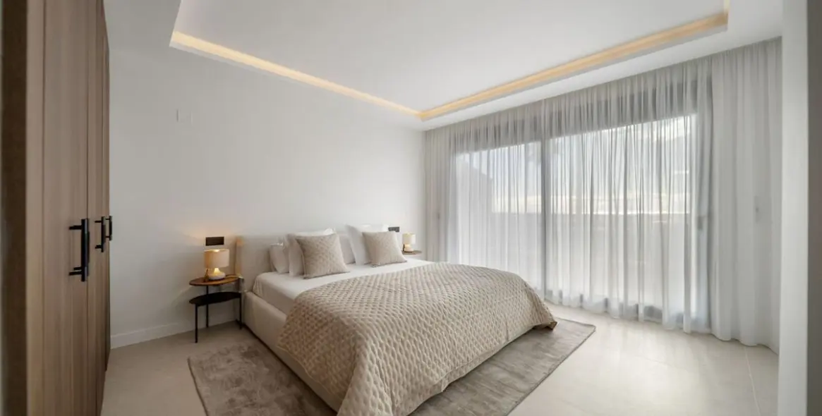 Venta de apartamento en planta media en Nueva Andalucía 27