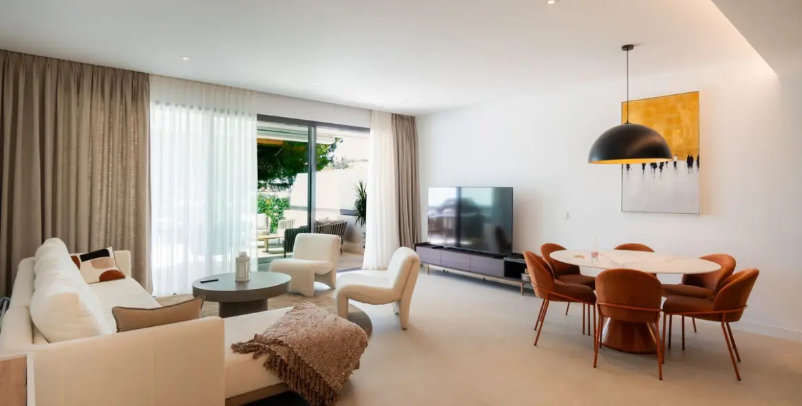 Short-term rent of semi-detached house in Elviria 18