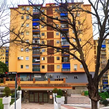 Продажа апартаментов на среднем этаже в Marbella