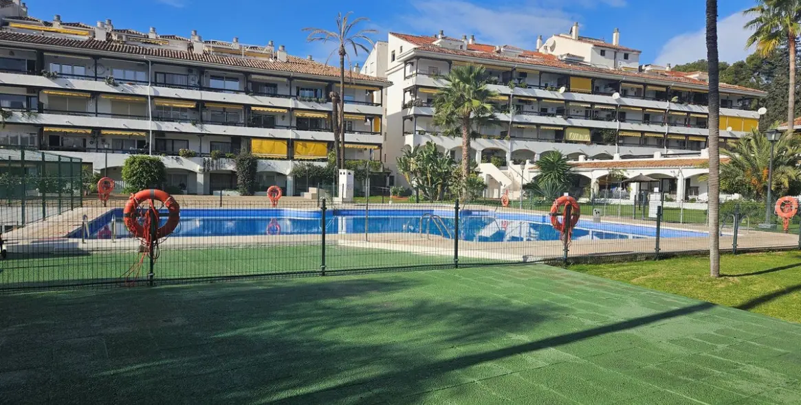 Продажа пентхауса в The Golden Mile 1