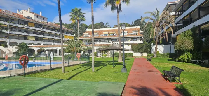 Продажа пентхауса в The Golden Mile 1