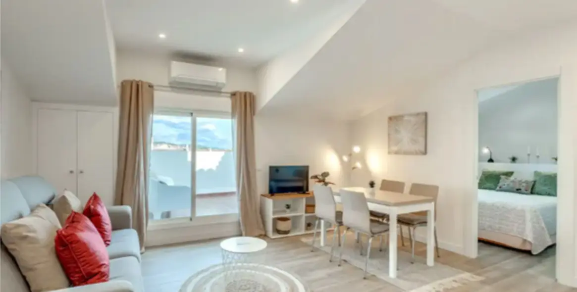 Продажа пентхауса в The Golden Mile 4