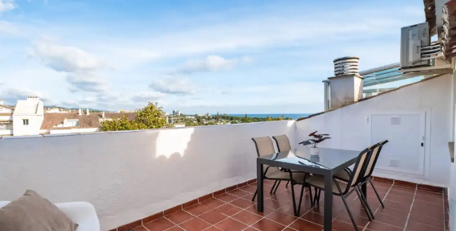 Sale of penthouse in The Golden Mile 12