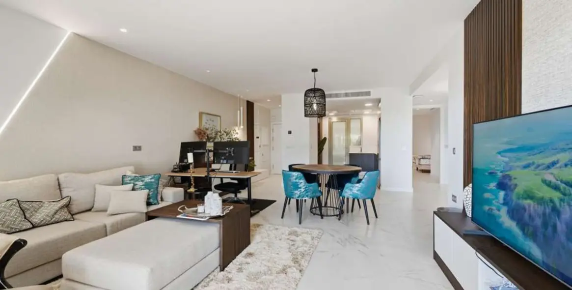 Sale of ground floor apartment in Estepona 1