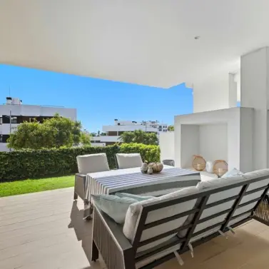 Sale of ground floor apartment in Estepona